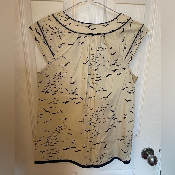 BCBG Patterned Blouse - Picture 2 of 4